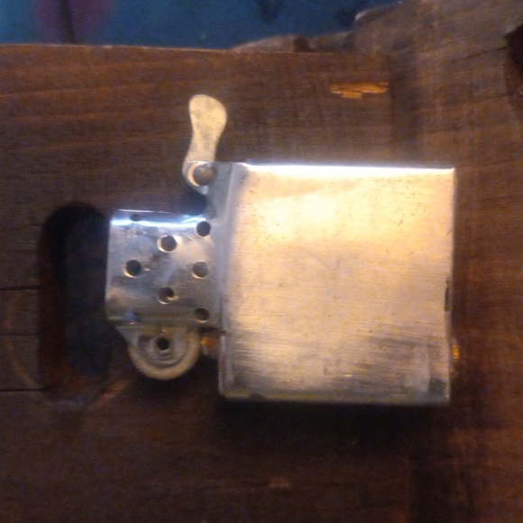 Vintage zippo like lighter - Picture 5 of 8
